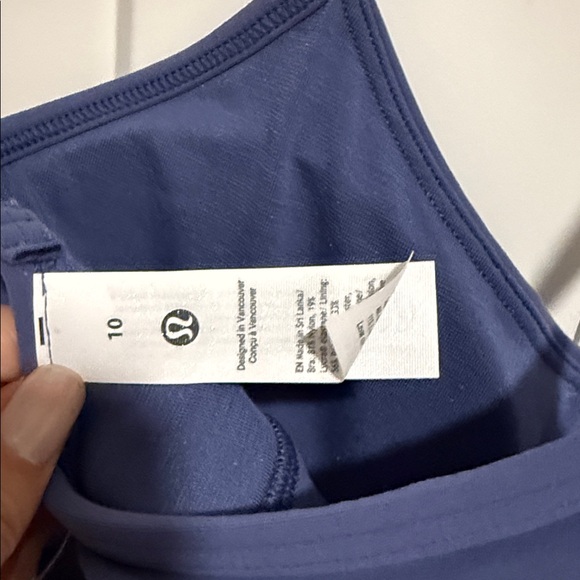 597 Lululemon Flow Y Nulu Bra size 10 in Brilliant blue B NWT - Picture 5 of 6